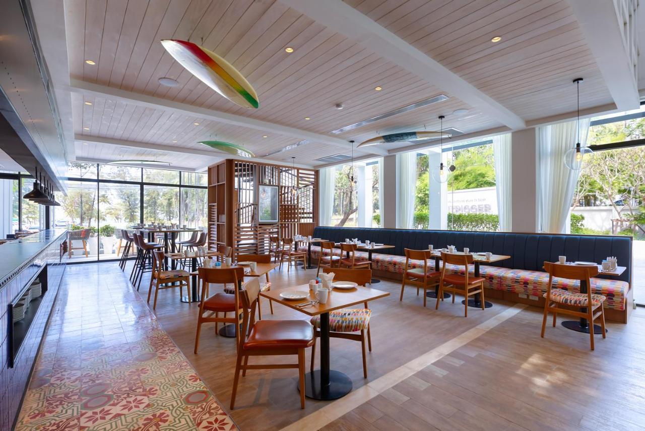 Outrigger Surin Beach Resort - SHA Extra Plus Exterior foto The Beach Club