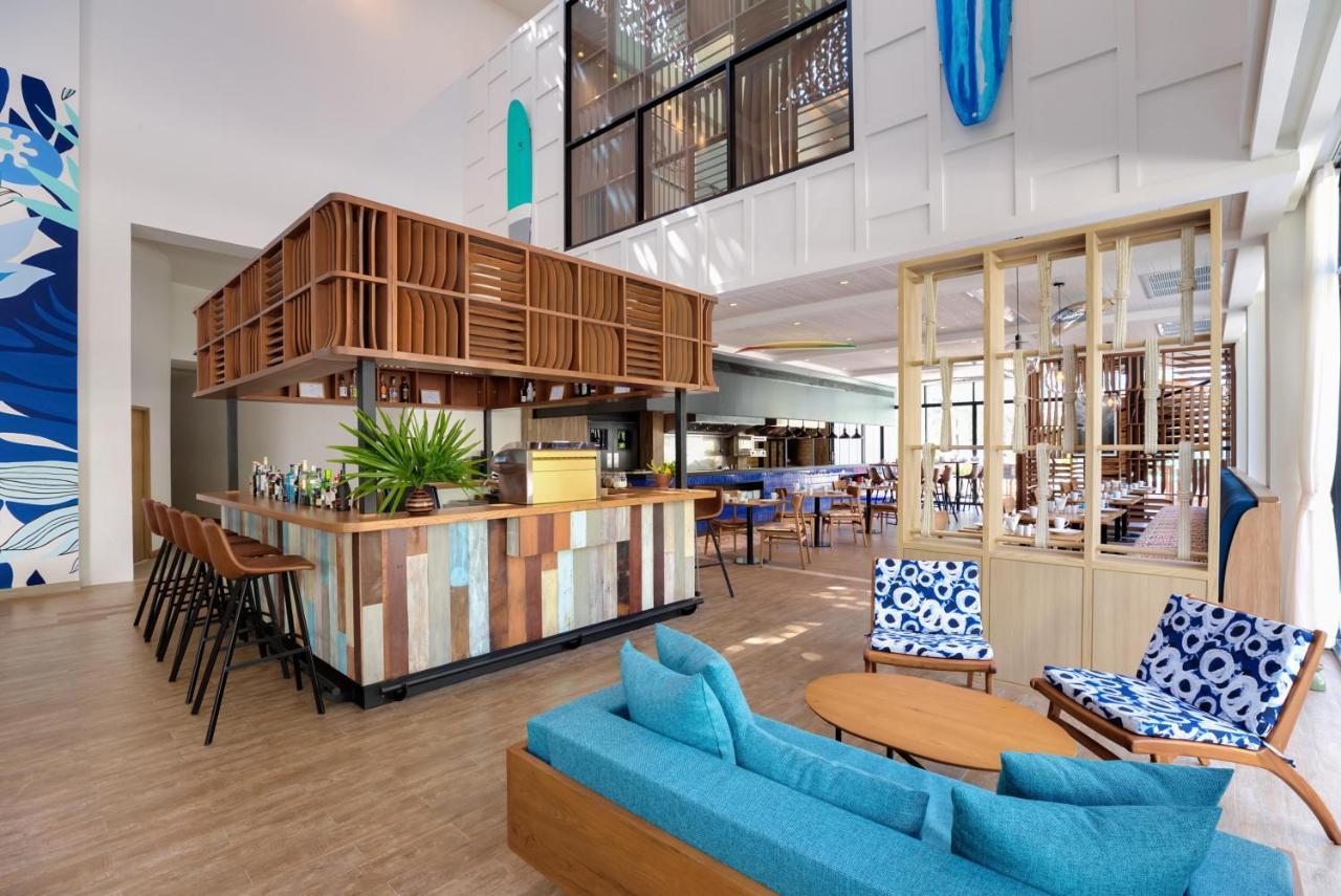 Outrigger Surin Beach Resort - SHA Extra Plus Exterior foto The interior of the hotel