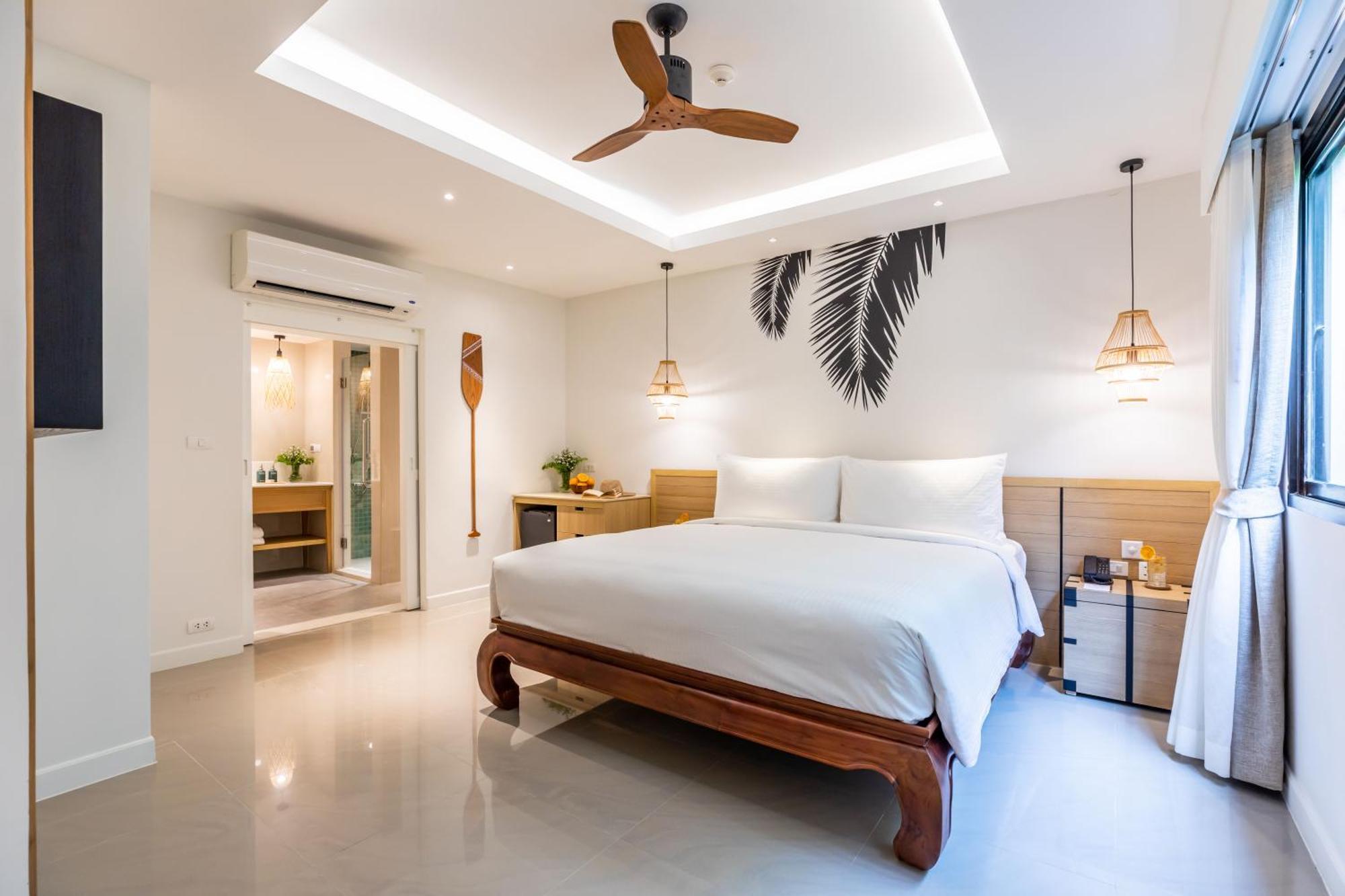Outrigger Surin Beach Resort - SHA Extra Plus Zimmer foto